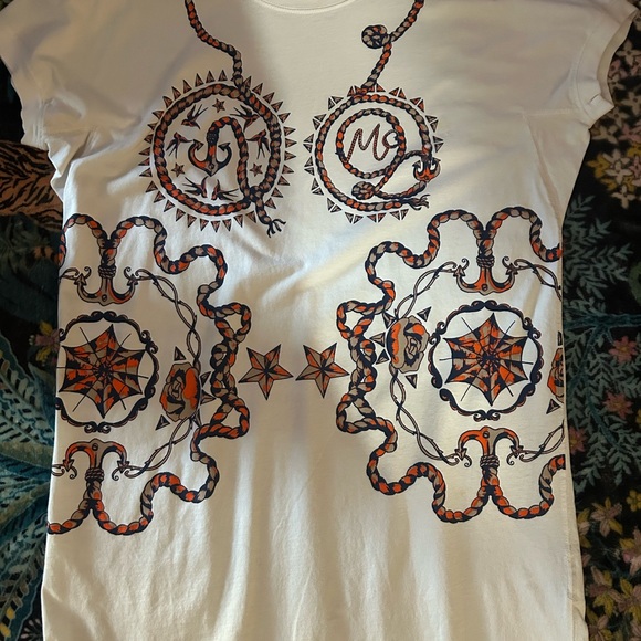 Alexander McQueen White Tee with Orange and Black Design - Picture 1 of 4